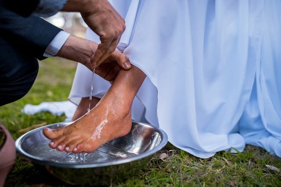 Couples wash each other's feet during communion, which reflects their desire to love and serve each other.