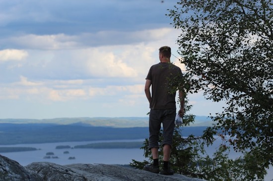  Forests and ocean landscapes are great places to visit for fresh air and relief from life's busyness.