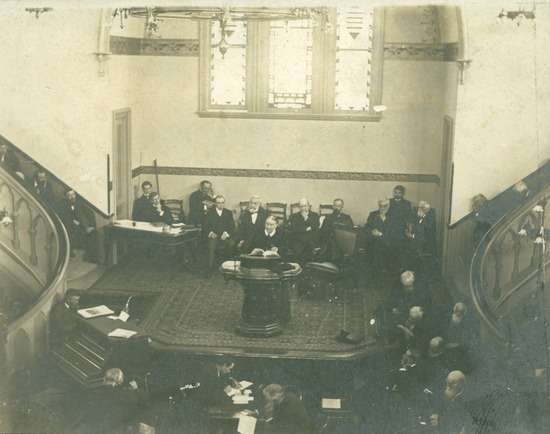 Ellen White addressing delegates at the 1901 General Conference session in Battle Creek, Michigan